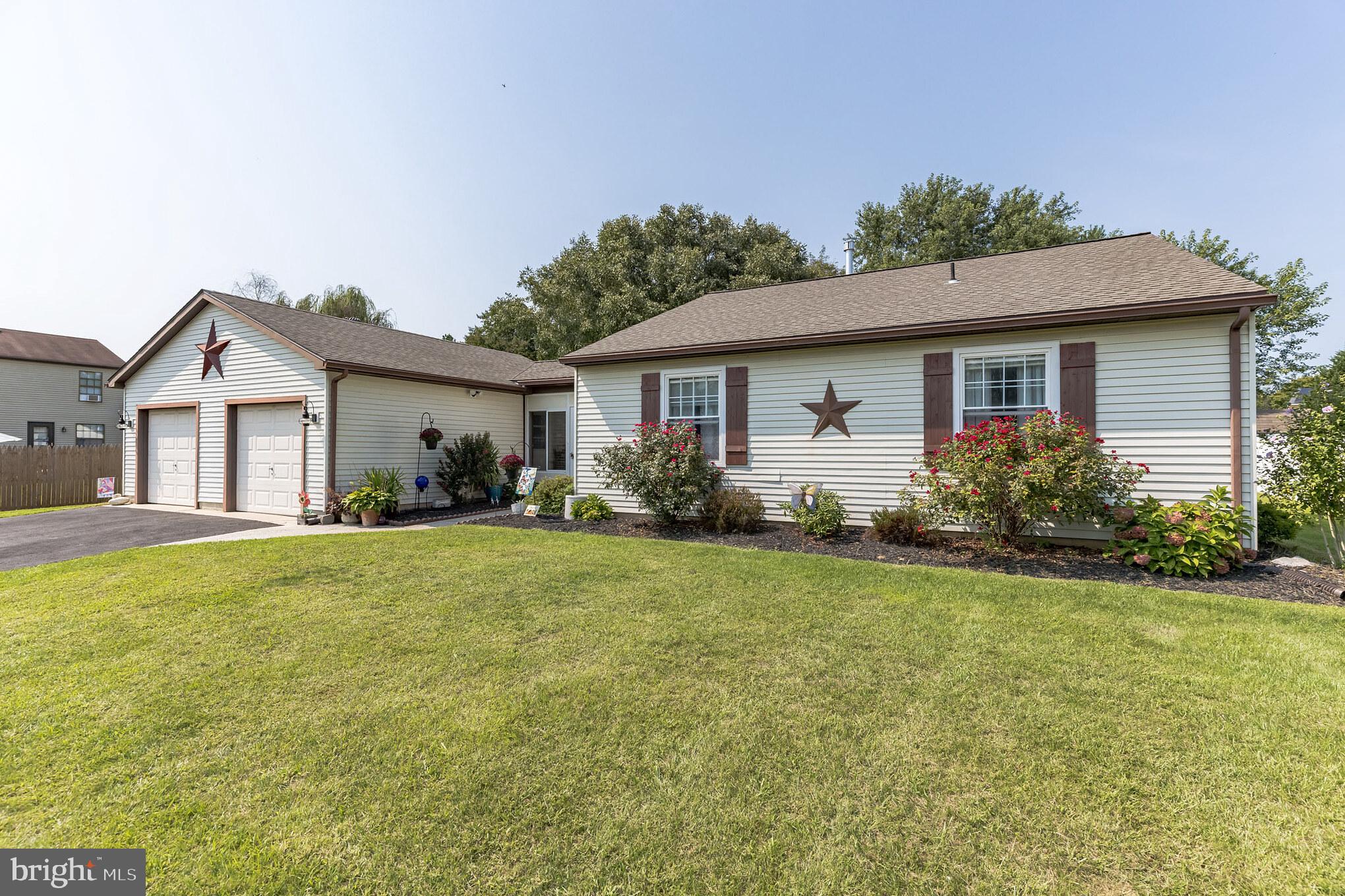 20 Hawthorne Road Sicklerville, NJ 08081 - Photo 1 of 28 Gallery Image 1