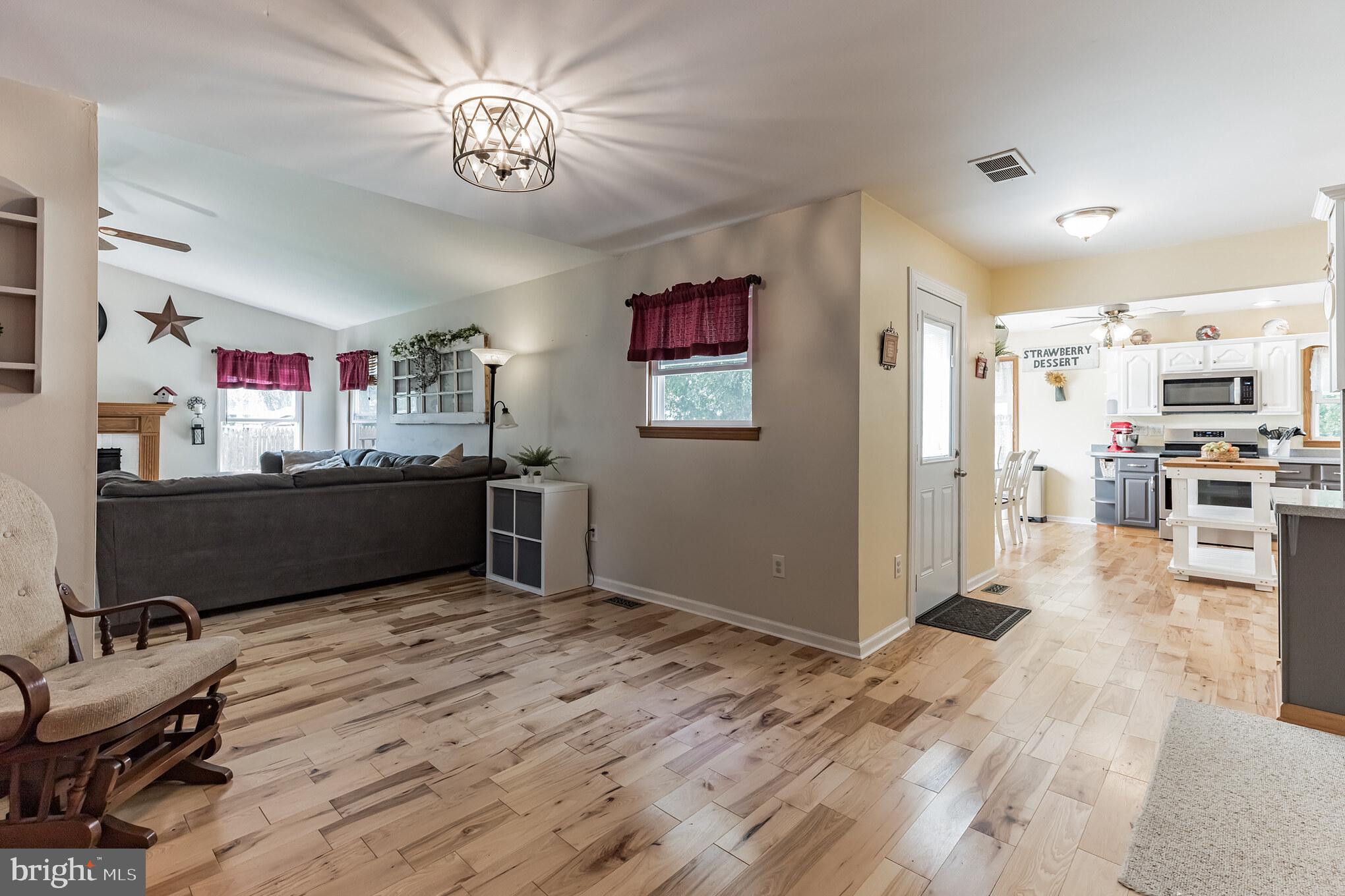 20 Hawthorne Road Sicklerville, NJ 08081 - Photo 7 of 28 Gallery Image 7