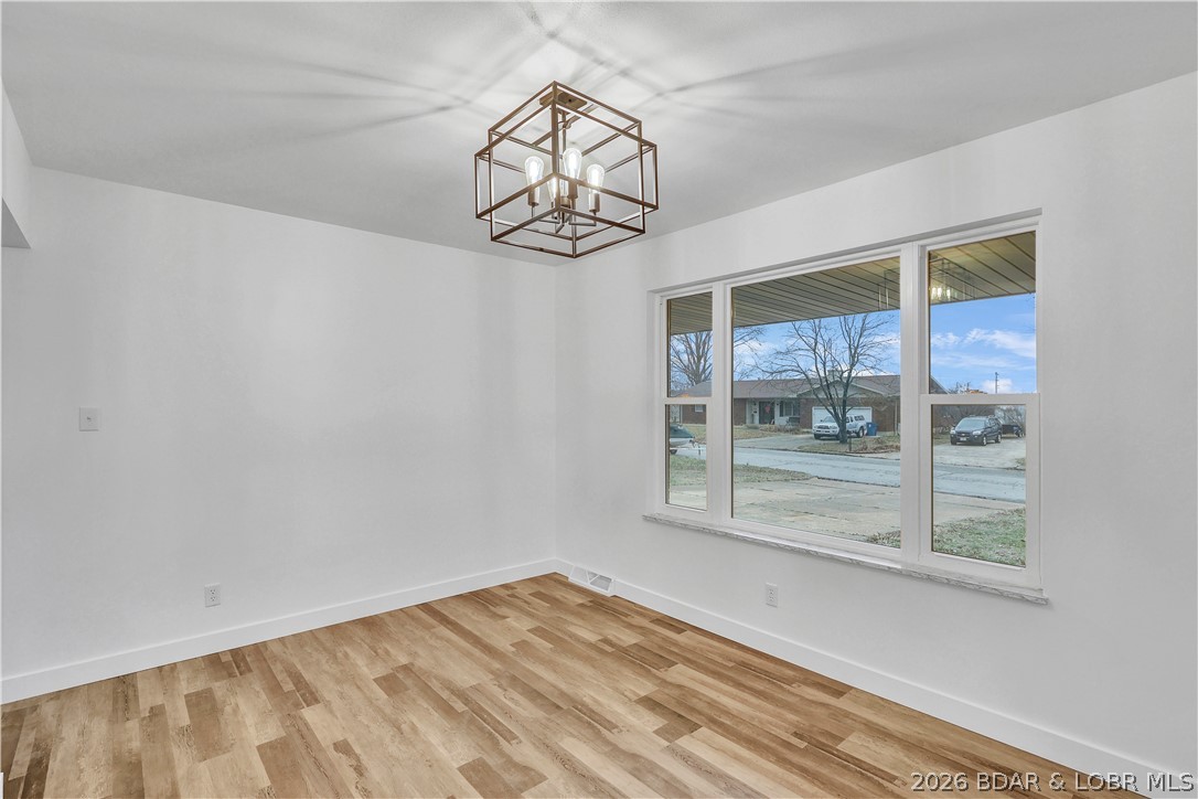 107 Lynn Avenue Eldon, MO 65026 - Photo 20 of 55 Irresistible vibe, oversized window windows