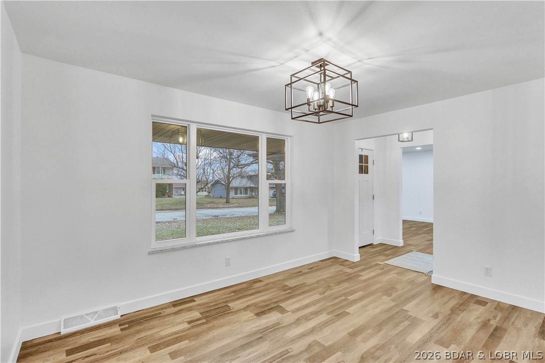 107 Lynn Avenue Eldon, MO 65026 - Photo 22 of 55 Energy smart windows, Contemporary lighting