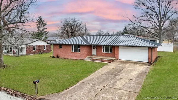 $349,000 | 107 Lynn Avenue, Eldon, MO 65026