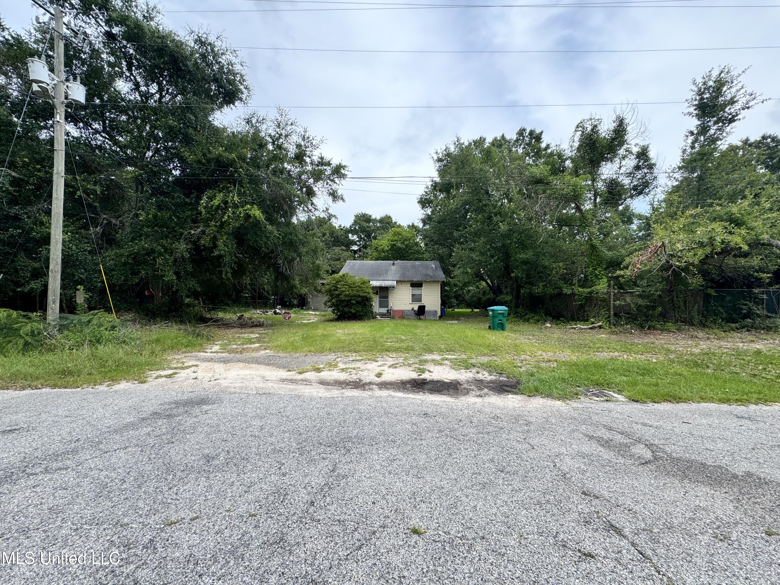 1918 Pass Road Gulfport, MS 39501 - Photo 28 of 30 IMG_8575