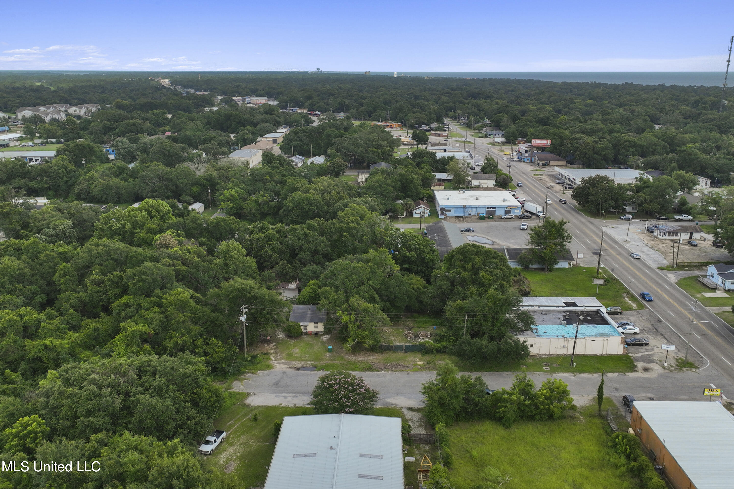 1918 Pass Road Gulfport, MS 39501 - Photo 6 of 30 019