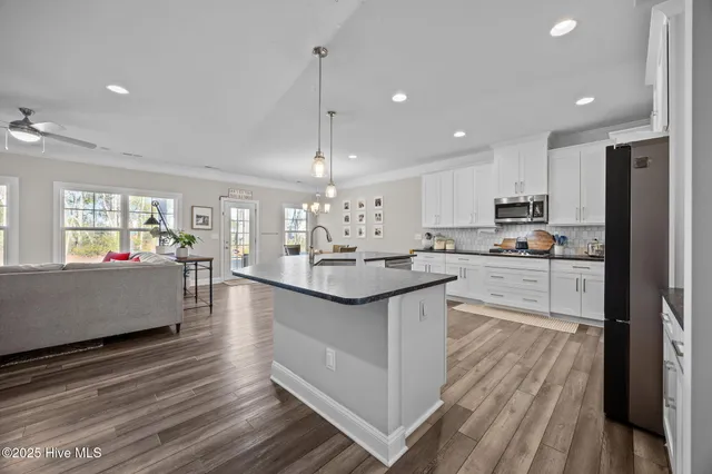 $609,000 | 2225 Three Oaks Drive, Greenville, NC 27858