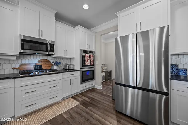 $609,000 | 2225 Three Oaks Drive, Greenville, NC 27858