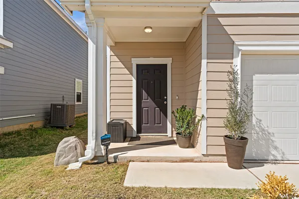 $400,000 | 305 Redfish Lane, Hutto, TX 78634