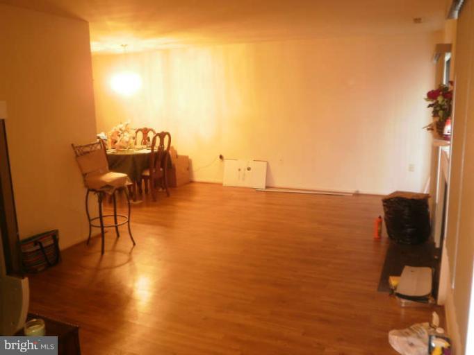 3153 Adderley Court, Unit 248D Silver Spring, MD 20906 - Photo 6 of 15 Living Room