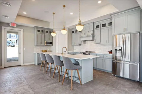 $1,895,000 | 16820 46th Avenue North, Plymouth, MN 55446