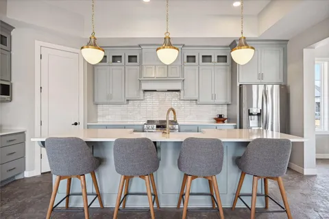 $1,895,000 | 16820 46th Avenue North, Plymouth, MN 55446