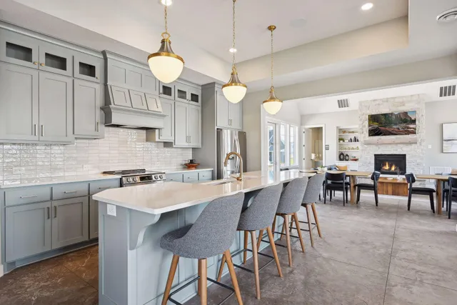 $1,895,000 | 16820 46th Avenue North, Plymouth, MN 55446