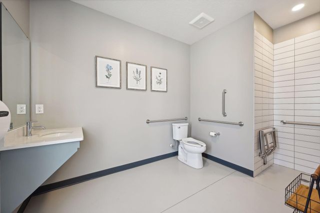 $1,895,000 | 16820 46th Avenue North, Plymouth, MN 55446