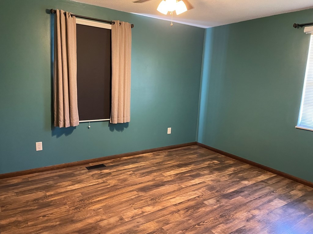 1631 Sockless Road Dandridge, TN 37725 - Photo 21 of 25 Gallery Image 21