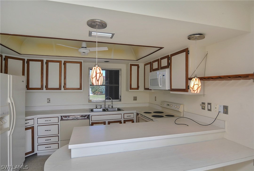 2591 Bridgeview Street Matlacha, FL 33993 - Photo 11 of 22 Gallery Image 11