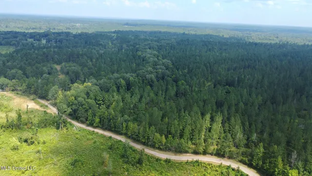 $575,000 | 1 Prentiss Crump Road, Utica, MS 39175