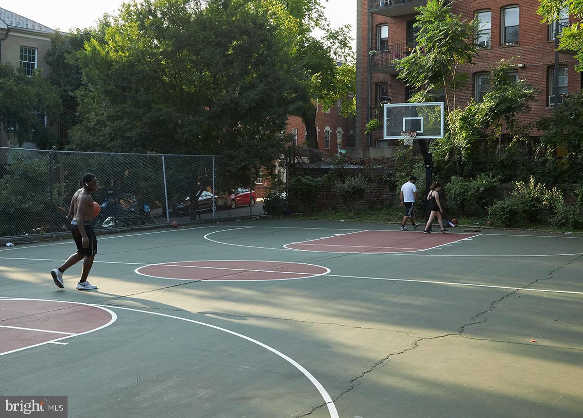 2853 Ontario Road Northwest, Unit 419 Washington, DC 20009 - Photo 41 of 44