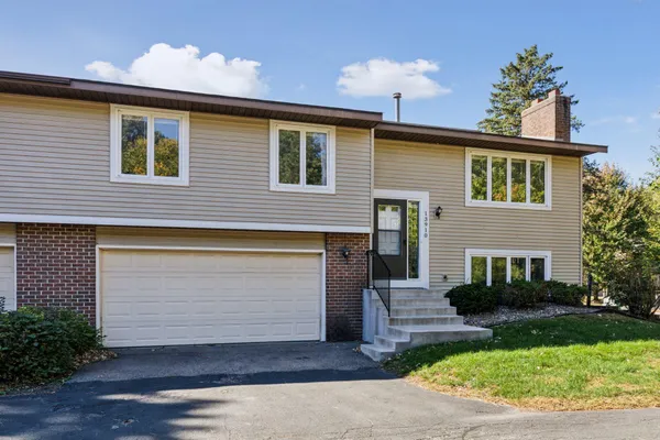 $229,900 | 13910 Herald Court, Apple Valley, MN 55124