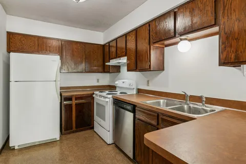 $229,900 | 13910 Herald Court, Apple Valley, MN 55124