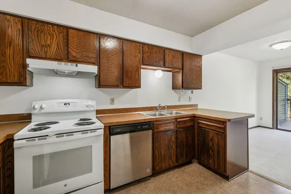 $229,900 | 13910 Herald Court, Apple Valley, MN 55124