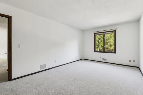 $229,900 | 13910 Herald Court, Apple Valley, MN 55124
