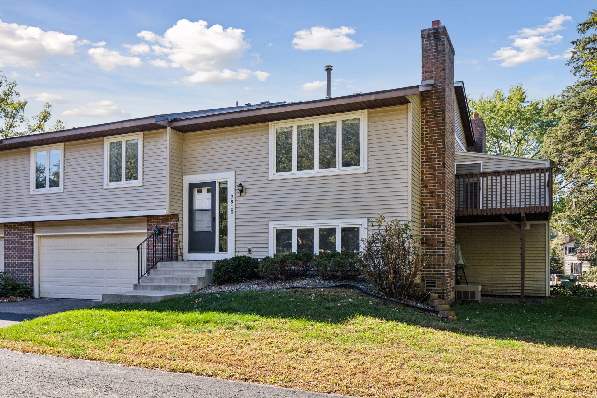 13910 Herald Court Apple Valley, MN 55124 - Photo 3 of 36