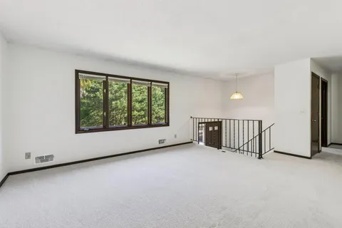 $229,900 | 13910 Herald Court, Apple Valley, MN 55124