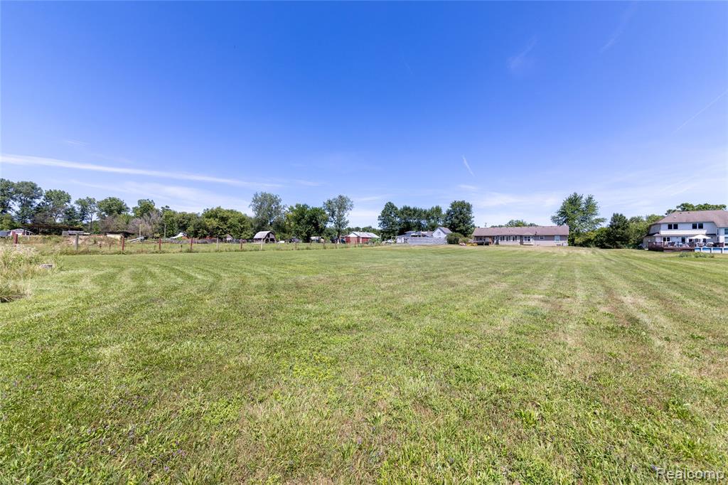 27750 Bell Road New Boston, MI 48164 - Photo 20 of 22 Gallery Image 20