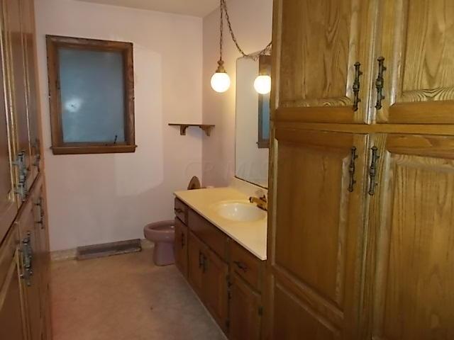 4600 National Road Southeast Hebron, OH 43025 - Photo 9 of 23
