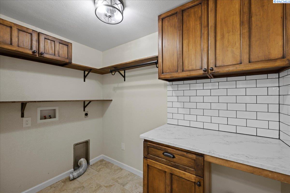 23206 South Finley Road Kennewick, WA 99337 - Photo 8 of 24 Gallery Image 8