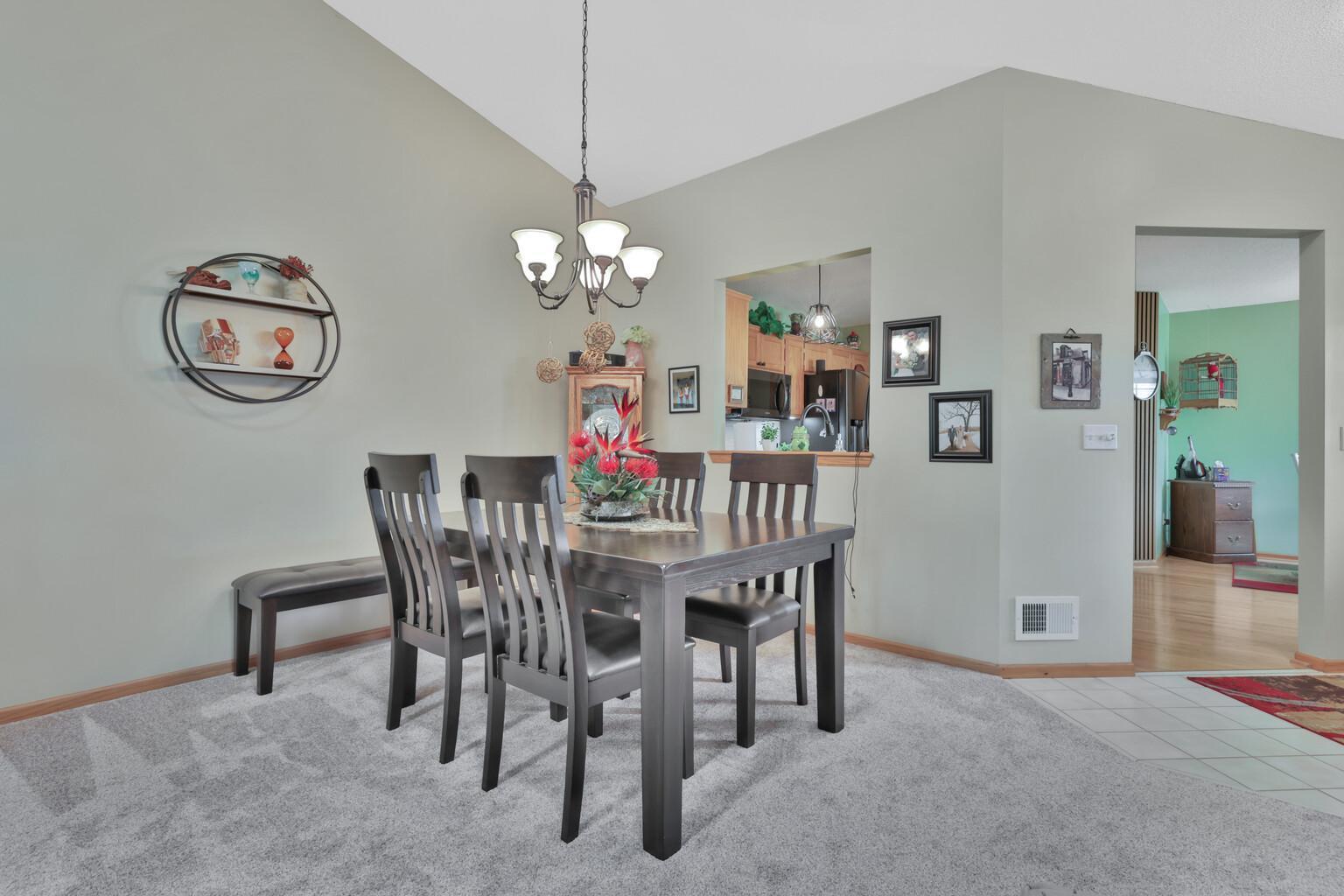 7572 Newbury Road Woodbury, MN 55125 - Photo 12 of 19