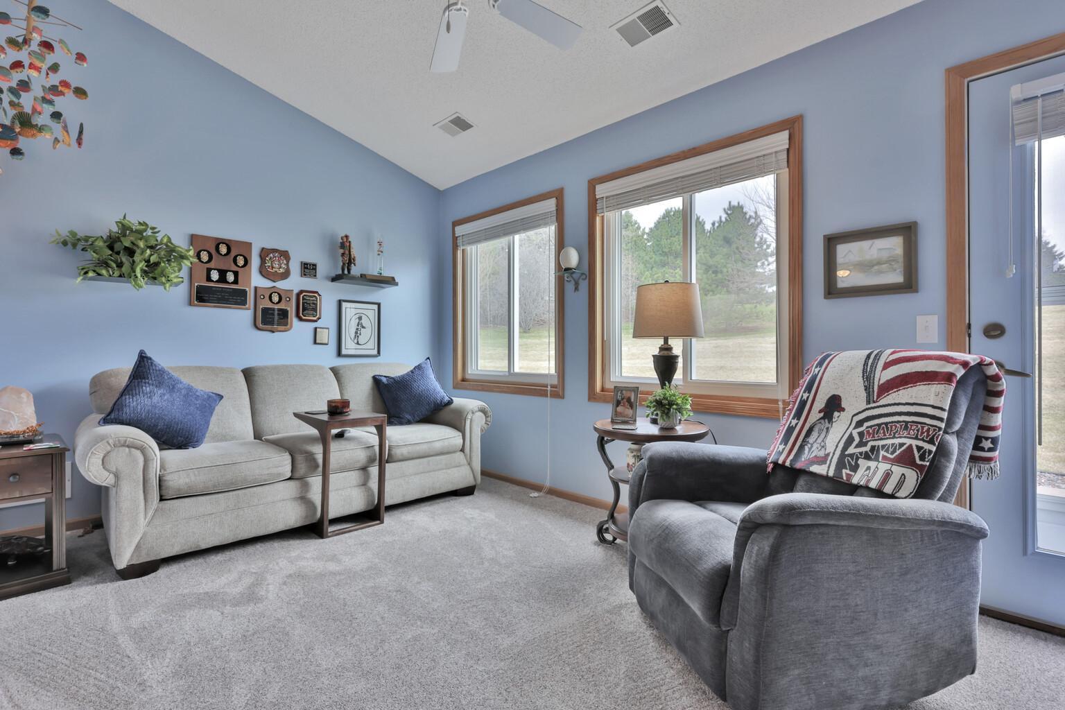 7572 Newbury Road Woodbury, MN 55125 - Photo 4 of 19