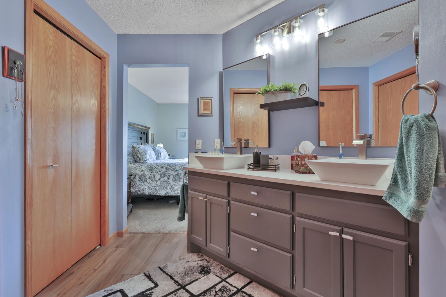 7572 Newbury Road Woodbury, MN 55125 - Photo 6 of 19