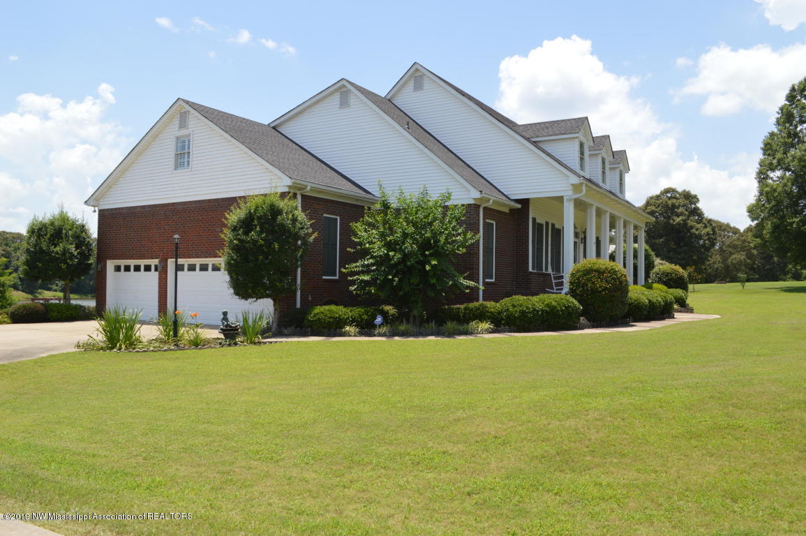 250 Salem Road Senatobia, MS 38668 - Photo 9 of 80 2250s