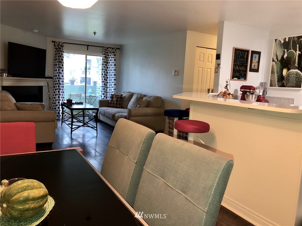 975 Aberdeen Avenue Northeast, Unit D101 Renton, WA 98056 - Photo 3 of 20 Gallery Image 3
