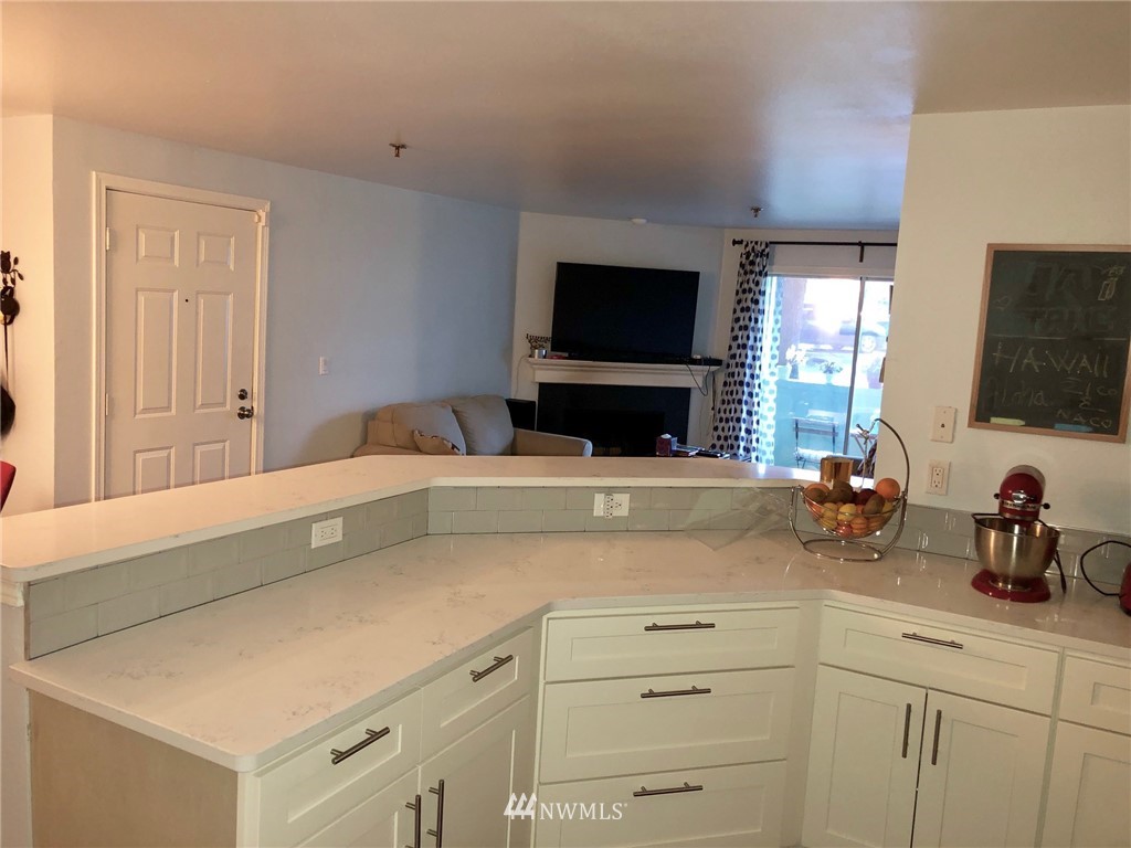 975 Aberdeen Avenue Northeast, Unit D101 Renton, WA 98056 - Photo 8 of 20 Gallery Image 8