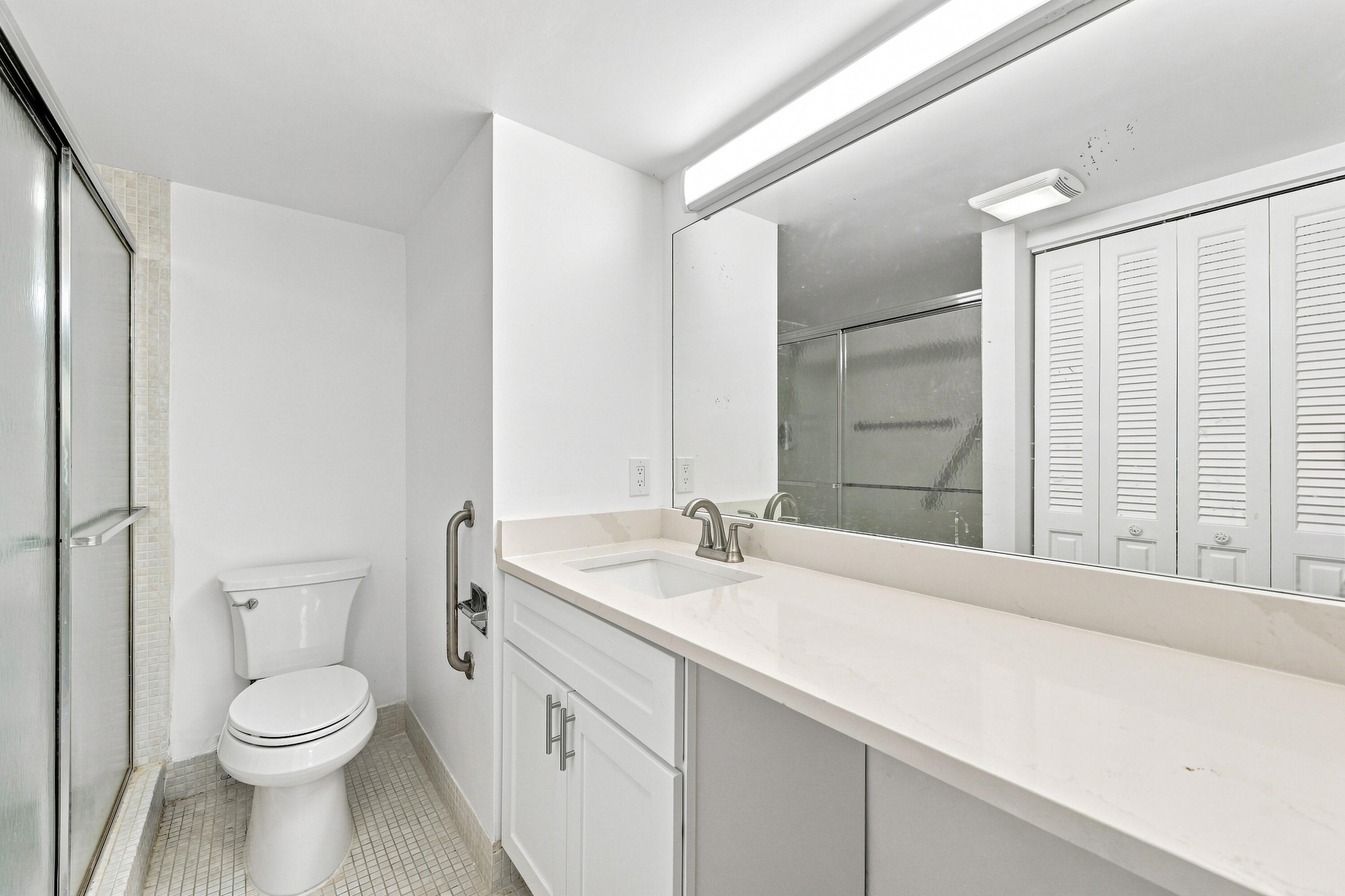 2035 Newcastle B Boca Raton, FL 33434 - Photo 14 of 29 Primary Bathroom