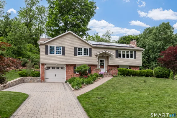 $599,900 | 20 Stacy Court, Cheshire, CT 06410