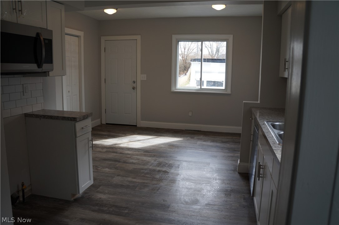 12547 North Road Cleveland, OH 44111 - Photo 7 of 16 Gallery Image 7