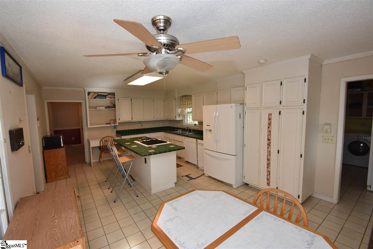 203 Roper Mountain Rd Extension Greenville, SC 29615 - Photo 12 of 36