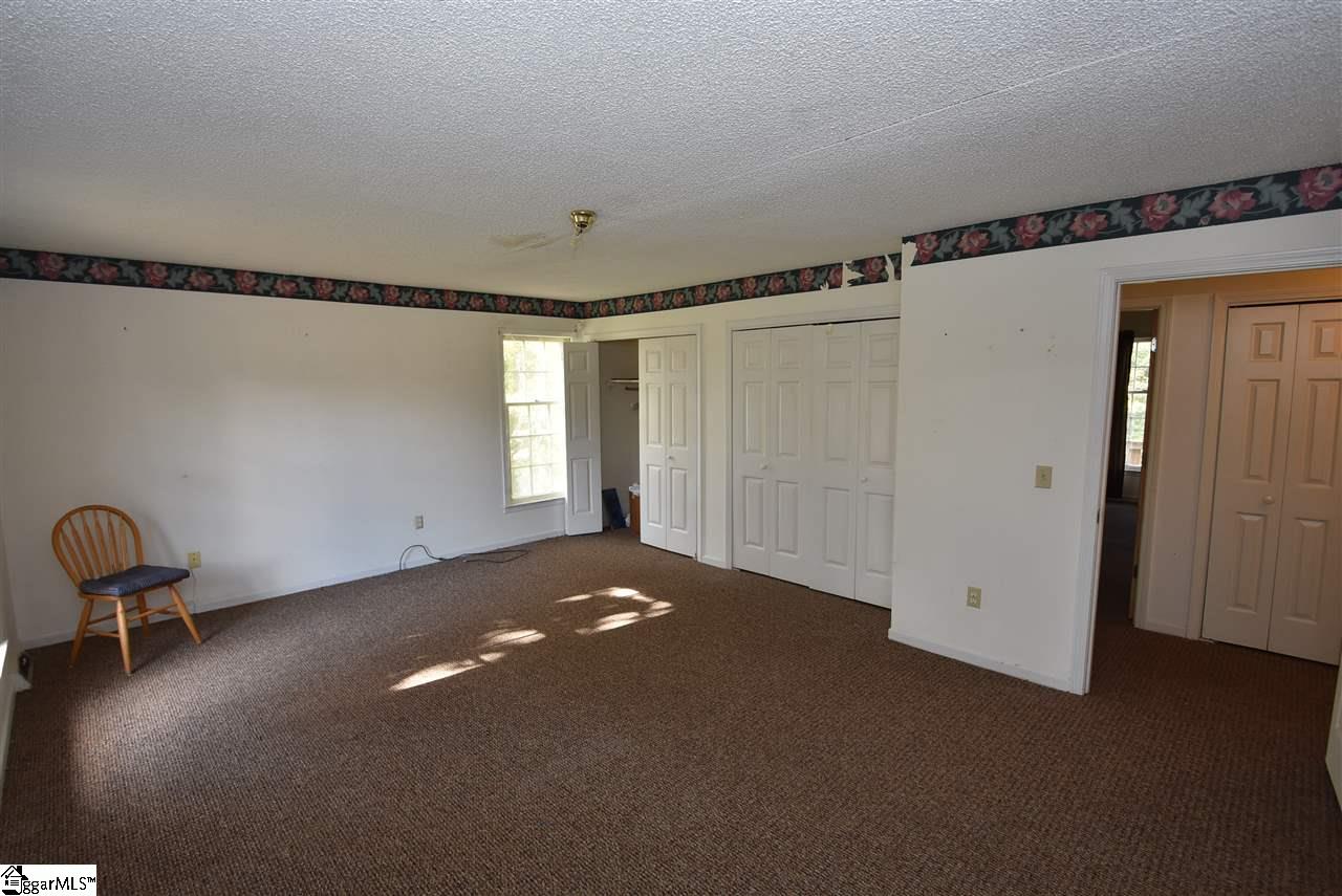 203 Roper Mountain Rd Extension Greenville, SC 29615 - Photo 17 of 36