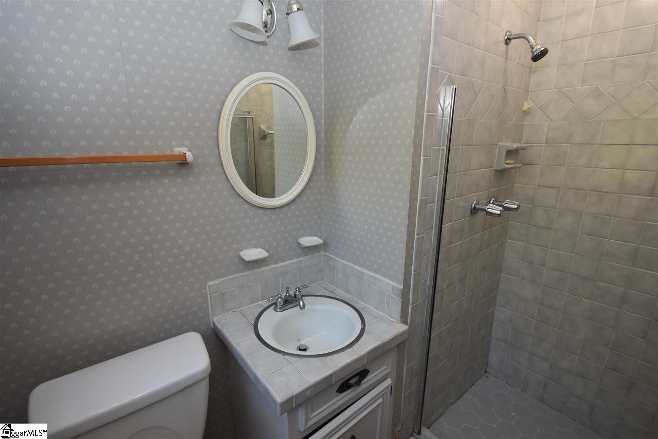 203 Roper Mountain Rd Extension Greenville, SC 29615 - Photo 21 of 36