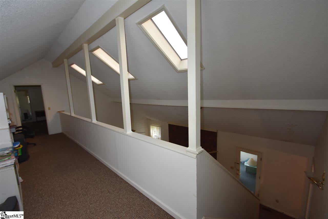 203 Roper Mountain Rd Extension Greenville, SC 29615 - Photo 25 of 36