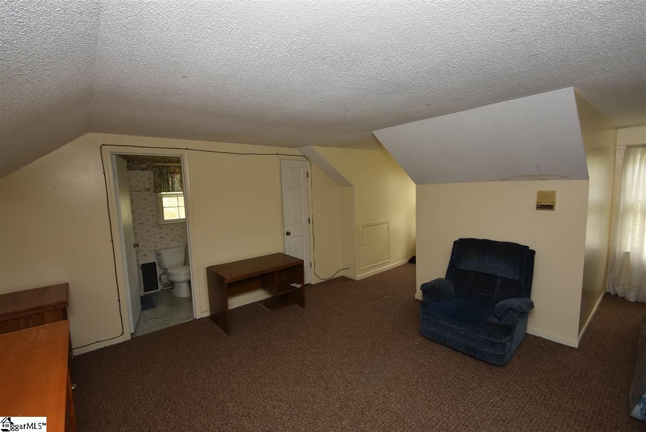 203 Roper Mountain Rd Extension Greenville, SC 29615 - Photo 26 of 36