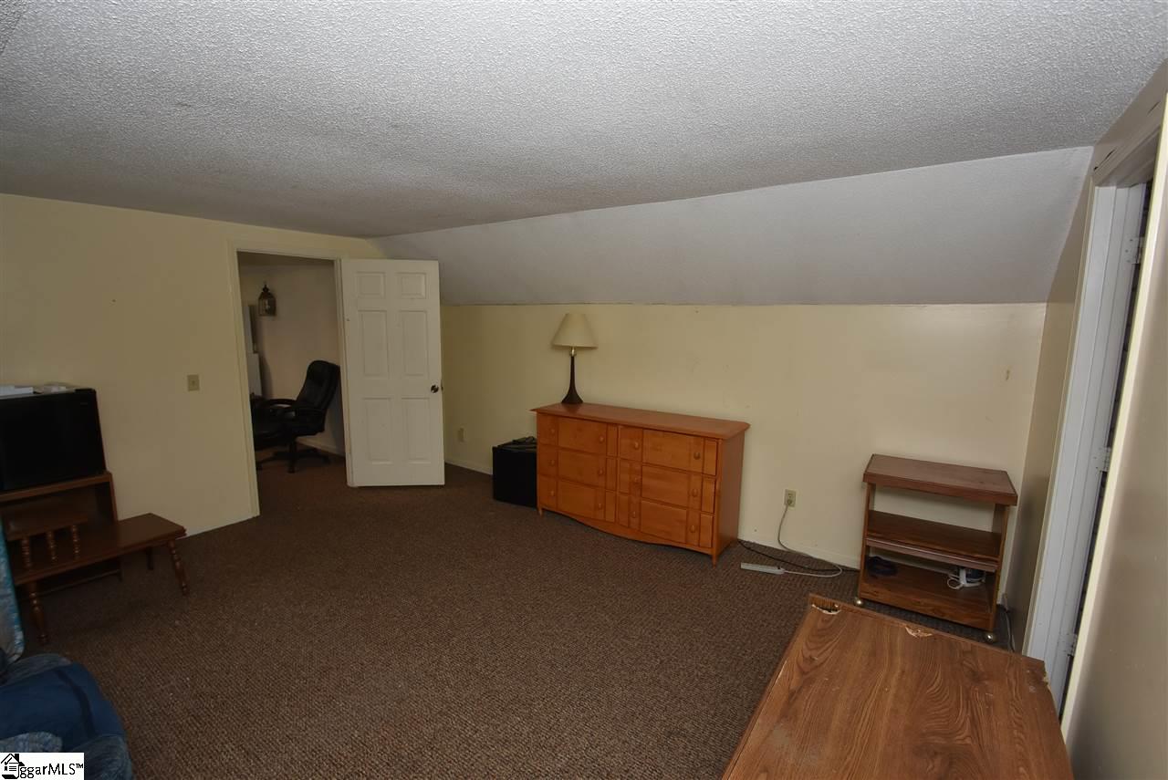 203 Roper Mountain Rd Extension Greenville, SC 29615 - Photo 27 of 36