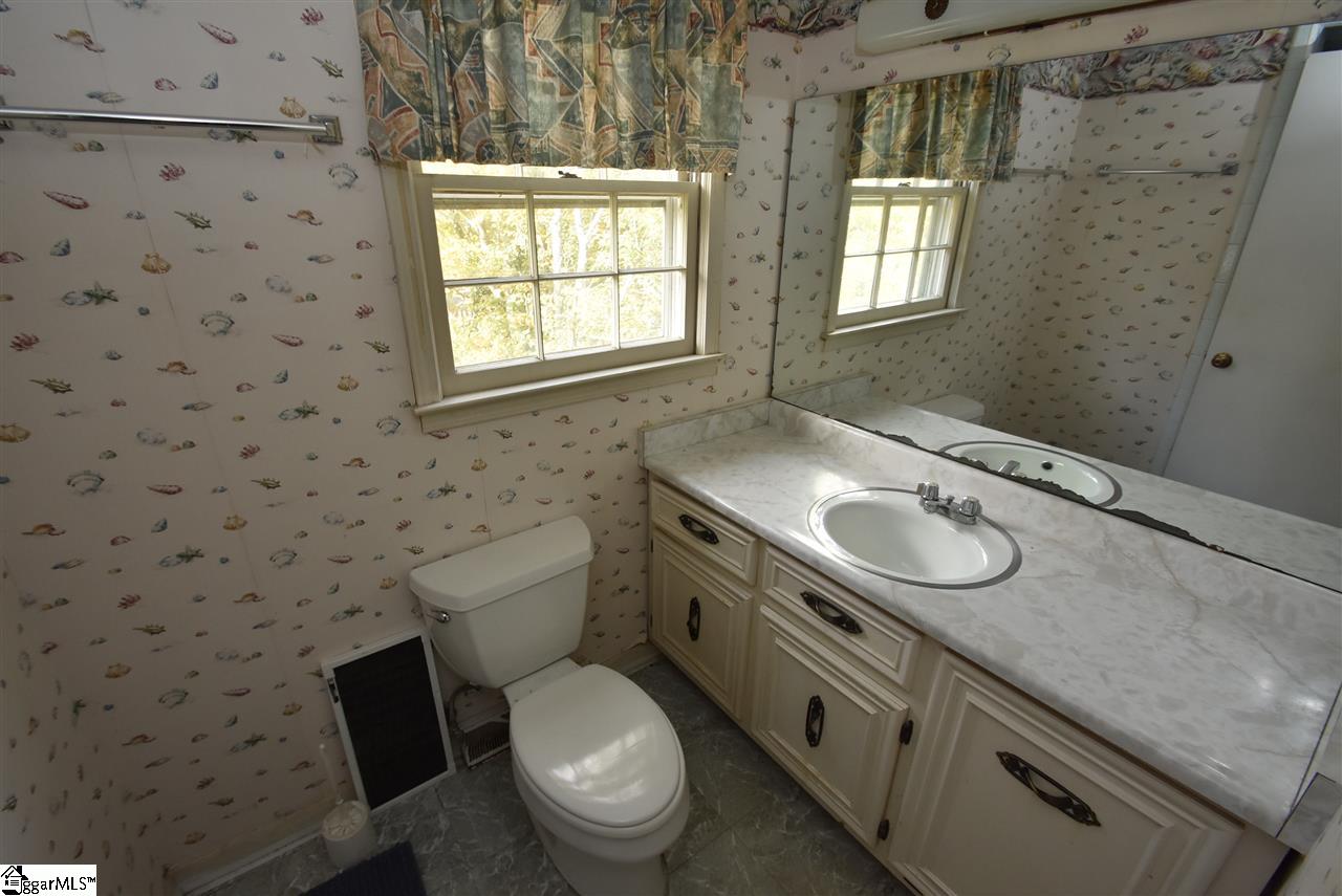 203 Roper Mountain Rd Extension Greenville, SC 29615 - Photo 28 of 36