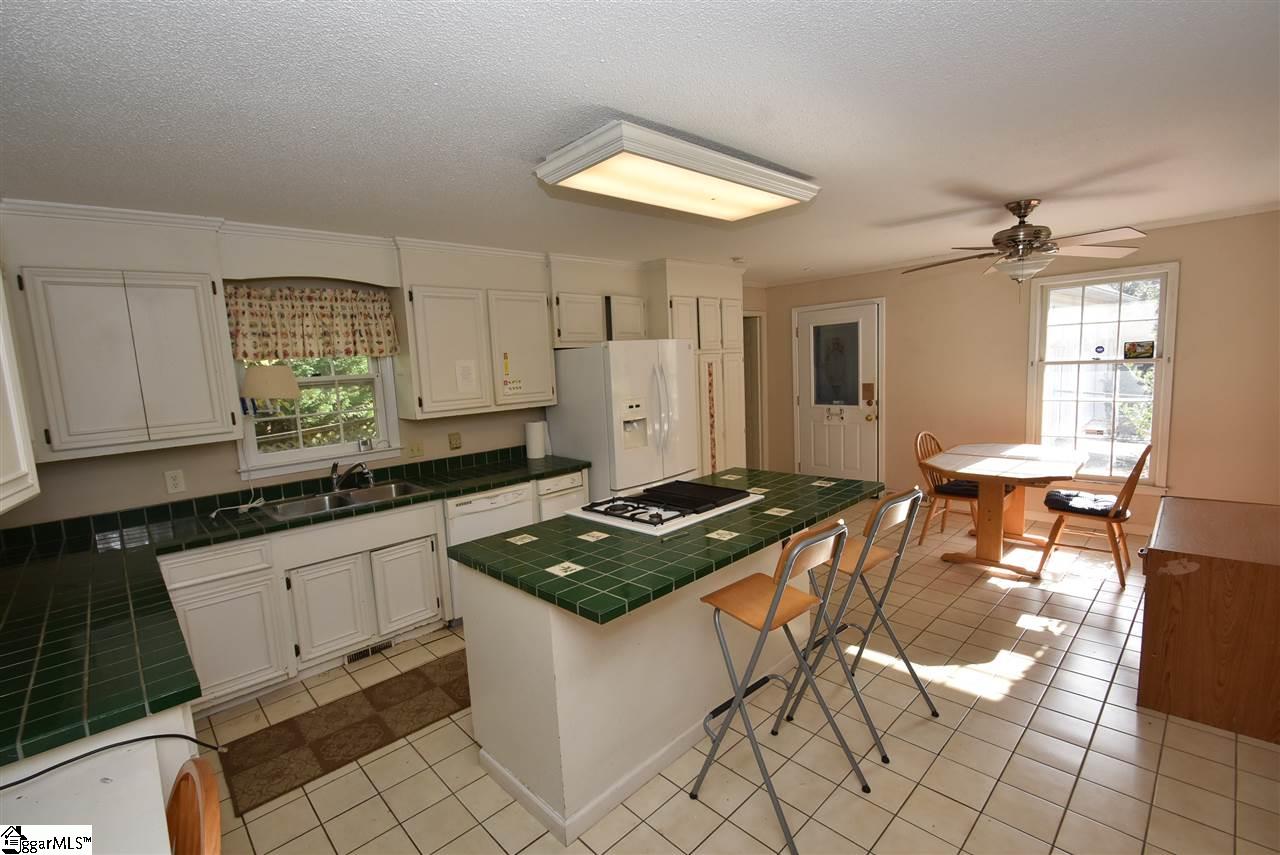 203 Roper Mountain Rd Extension Greenville, SC 29615 - Photo 4 of 36