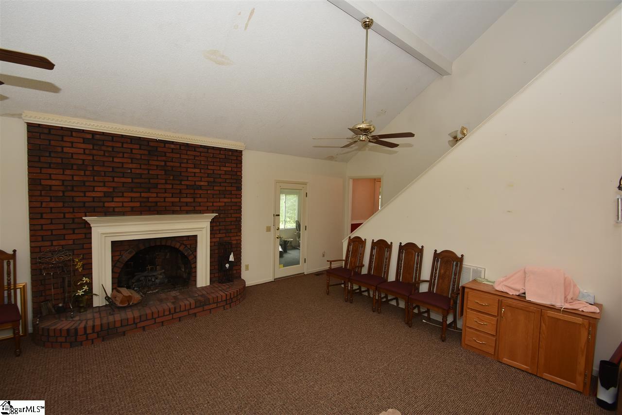 203 Roper Mountain Rd Extension Greenville, SC 29615 - Photo 9 of 36