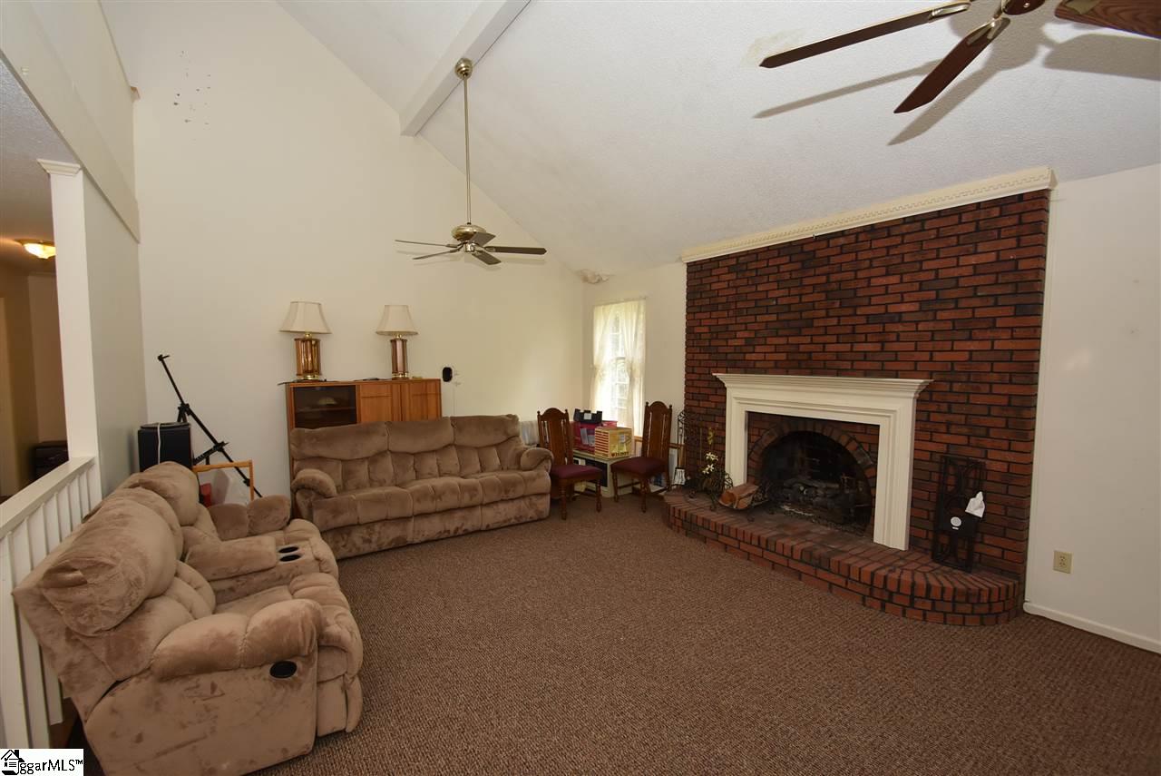 203 Roper Mountain Rd Extension Greenville, SC 29615 - Photo 10 of 36