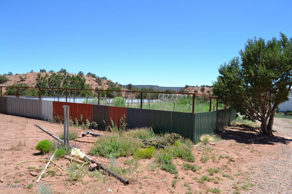 3868 Concho Ocho Road Snowflake, AZ 85937 - Photo 47 of 74 Fenced Garden