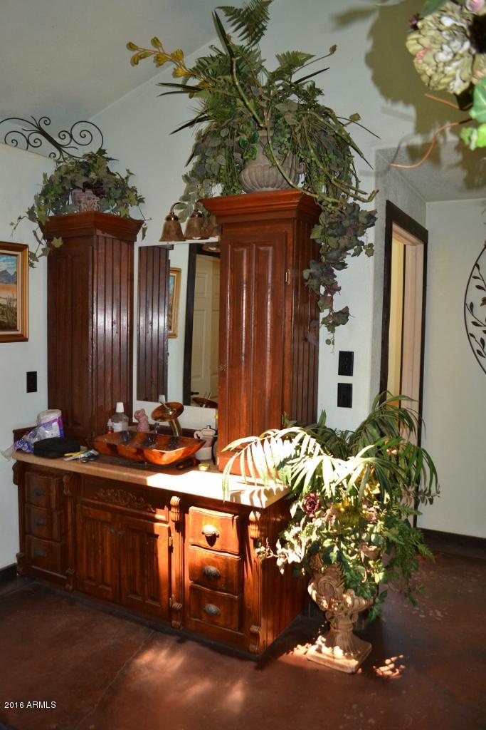 3868 Concho Ocho Road Snowflake, AZ 85937 - Photo 9 of 74 Guest Bathroom