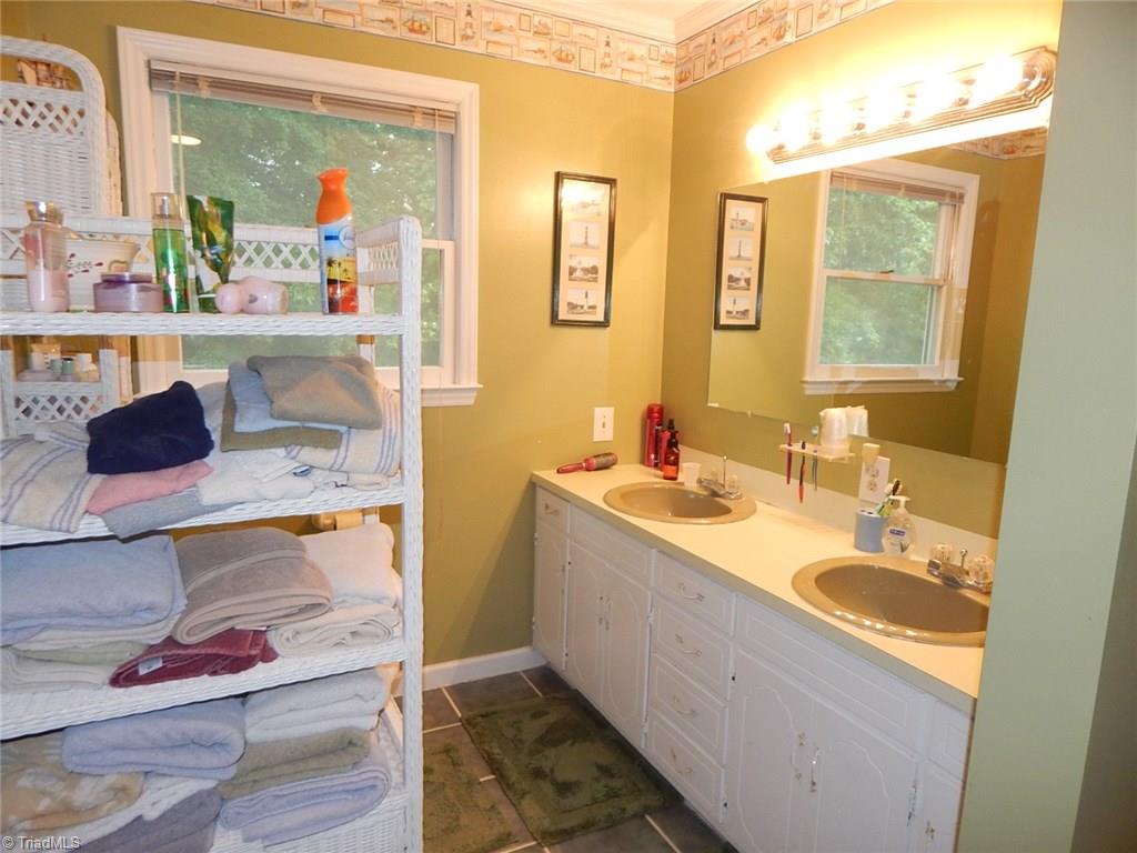 2295 Austin Traphill Road Elkin, NC 28621 - Photo 15 of 28 Gallery Image 15